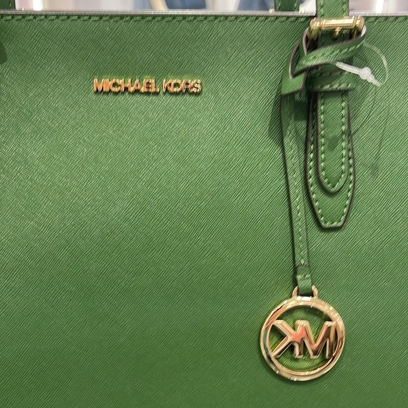 MICHAEL KORS
Gilly Large Saffiano Leather Tote Shoulder Bag
Fern Green
NWT - Picture 14 of 16